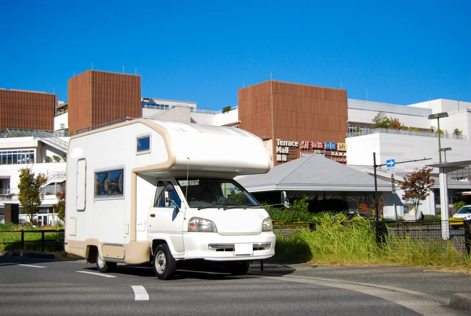 揺れる対策の基本は安全運転と整備│ カスタムは信頼できる販売店・ビルダーで